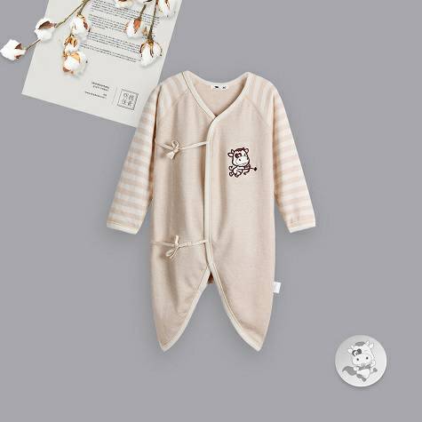 Verantwertung明徳は男女の赤ちゃんの有機彩綿の四季のパジャマの蝶のハエの服を担当します