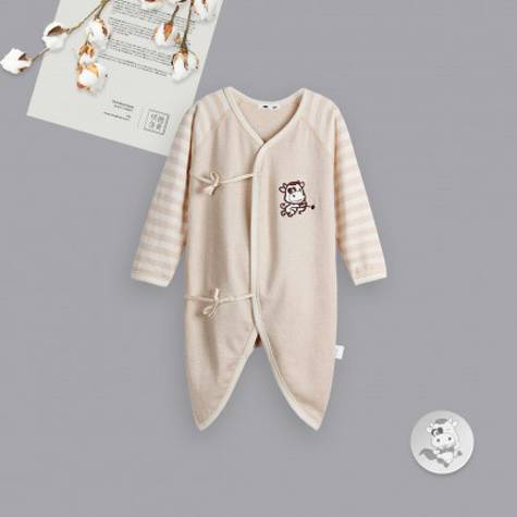 Verantwertung明徳は男女の赤ちゃんの有機彩綿四季のパジャマ蝶のハエの服を担当しています(2つのコース)